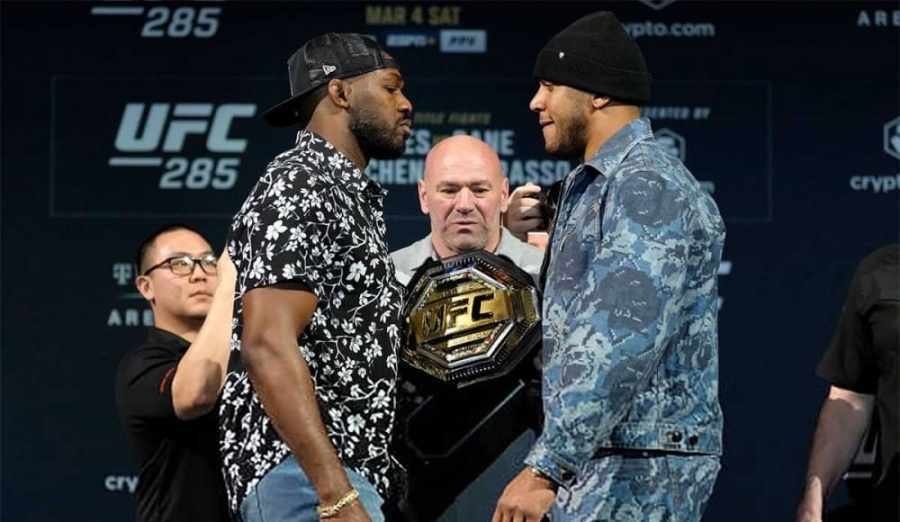 Джон Джонс — Сирил Ган Полный Бой